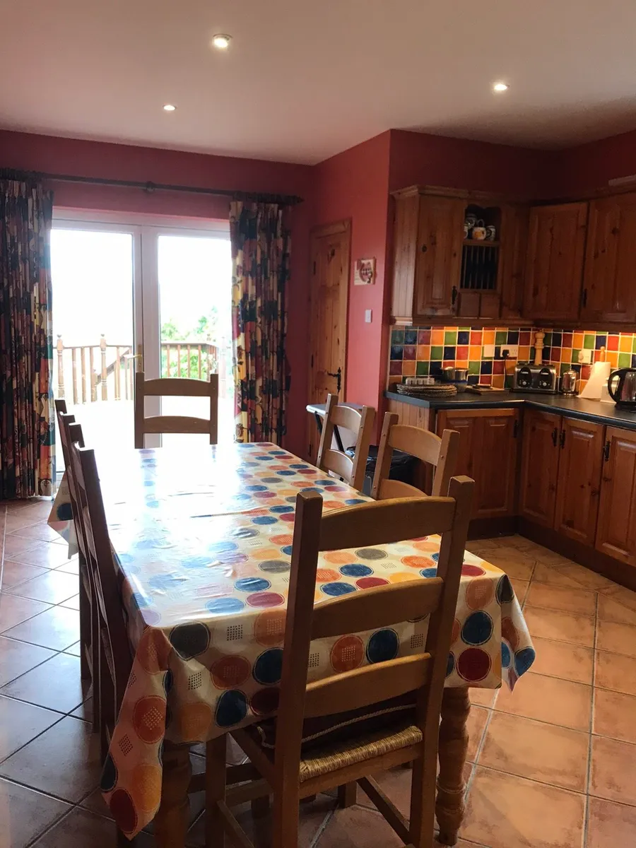 Large Carrigaholt Holiday House - sleeps 8 - Image 2