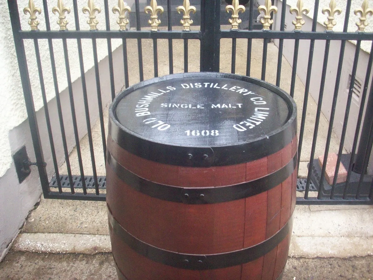 VARIETY PAINTED BARRELS WITH LOGO - Image 3