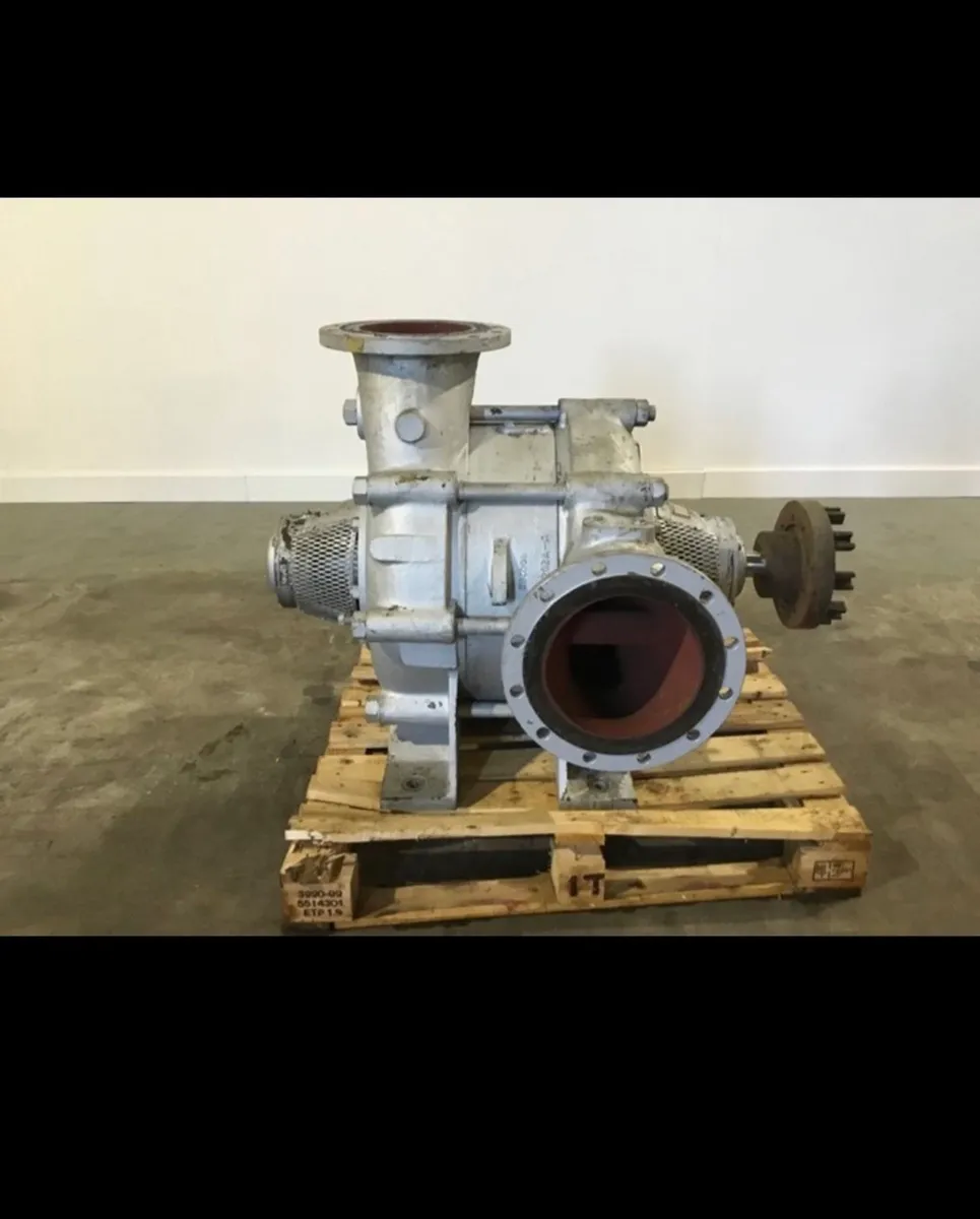 Large engine driven centrifuge pump - Image 1