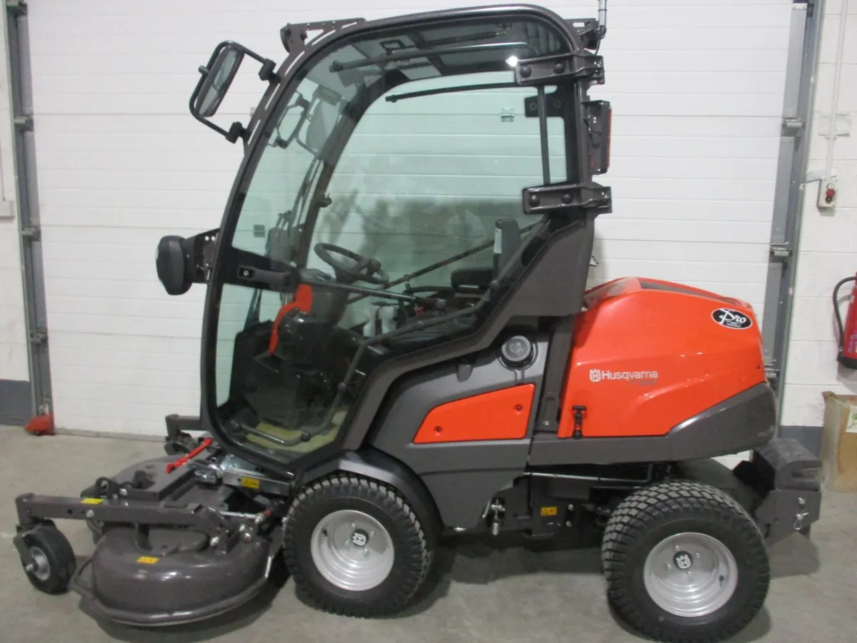 Husqvarna  front deck  rider - Image 3
