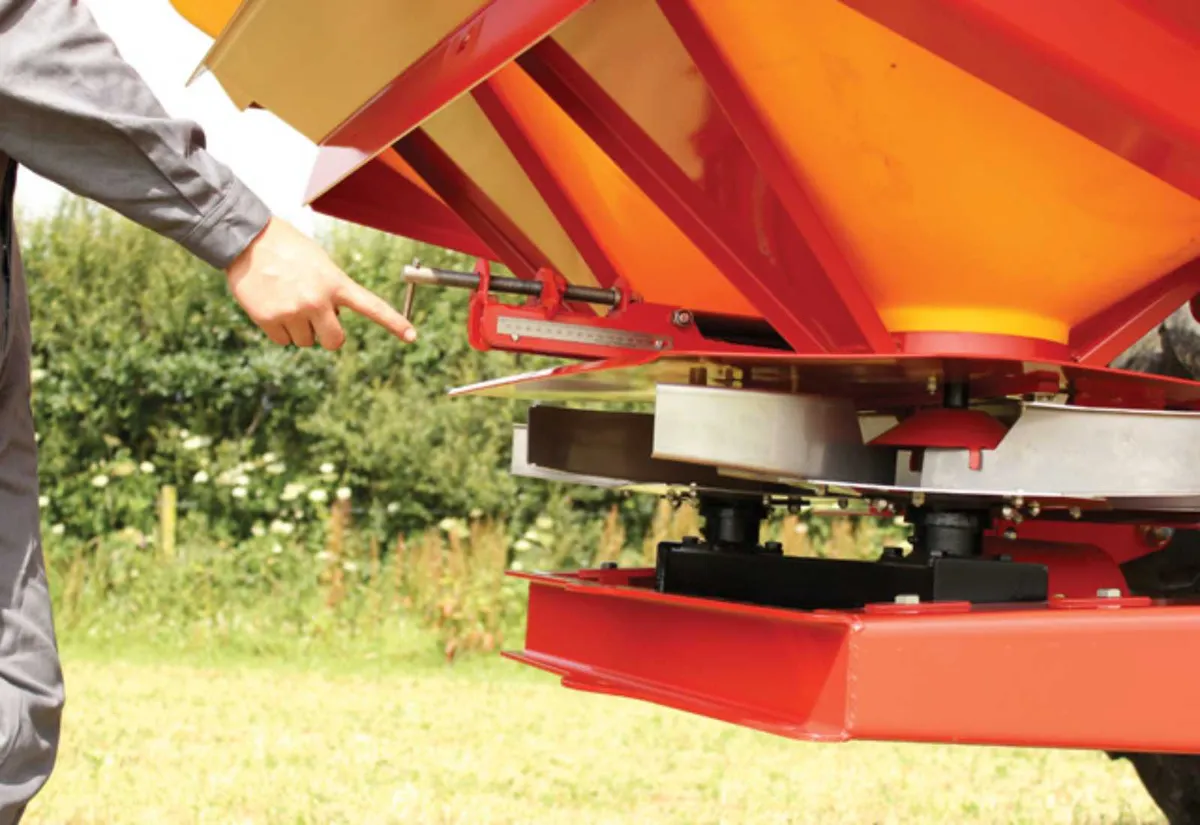 Teagle XT48 Fertiliser Spreader - Image 2