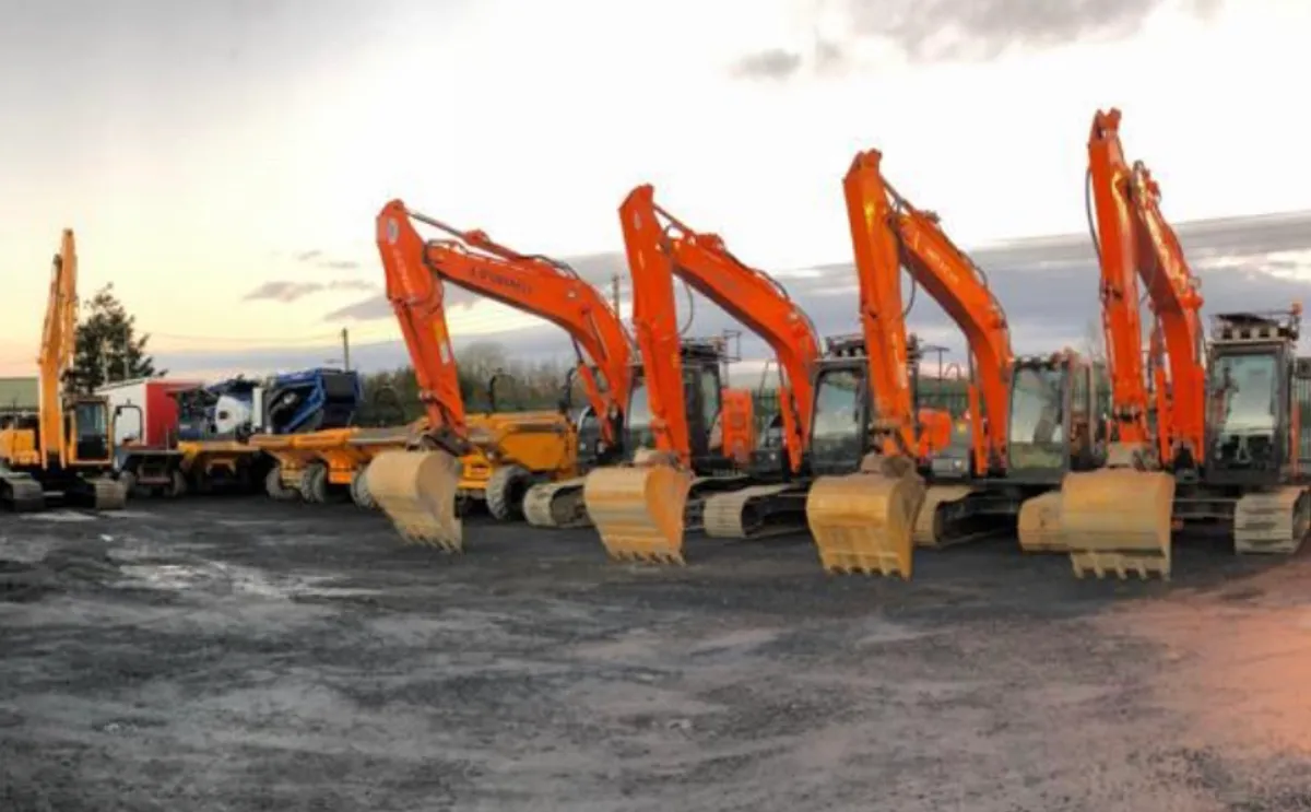 20 ton Digger SELF DRIVE HIRE