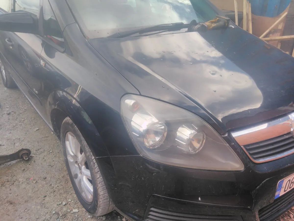 Opel zafira 2005-2012 for breaking only - Image 1