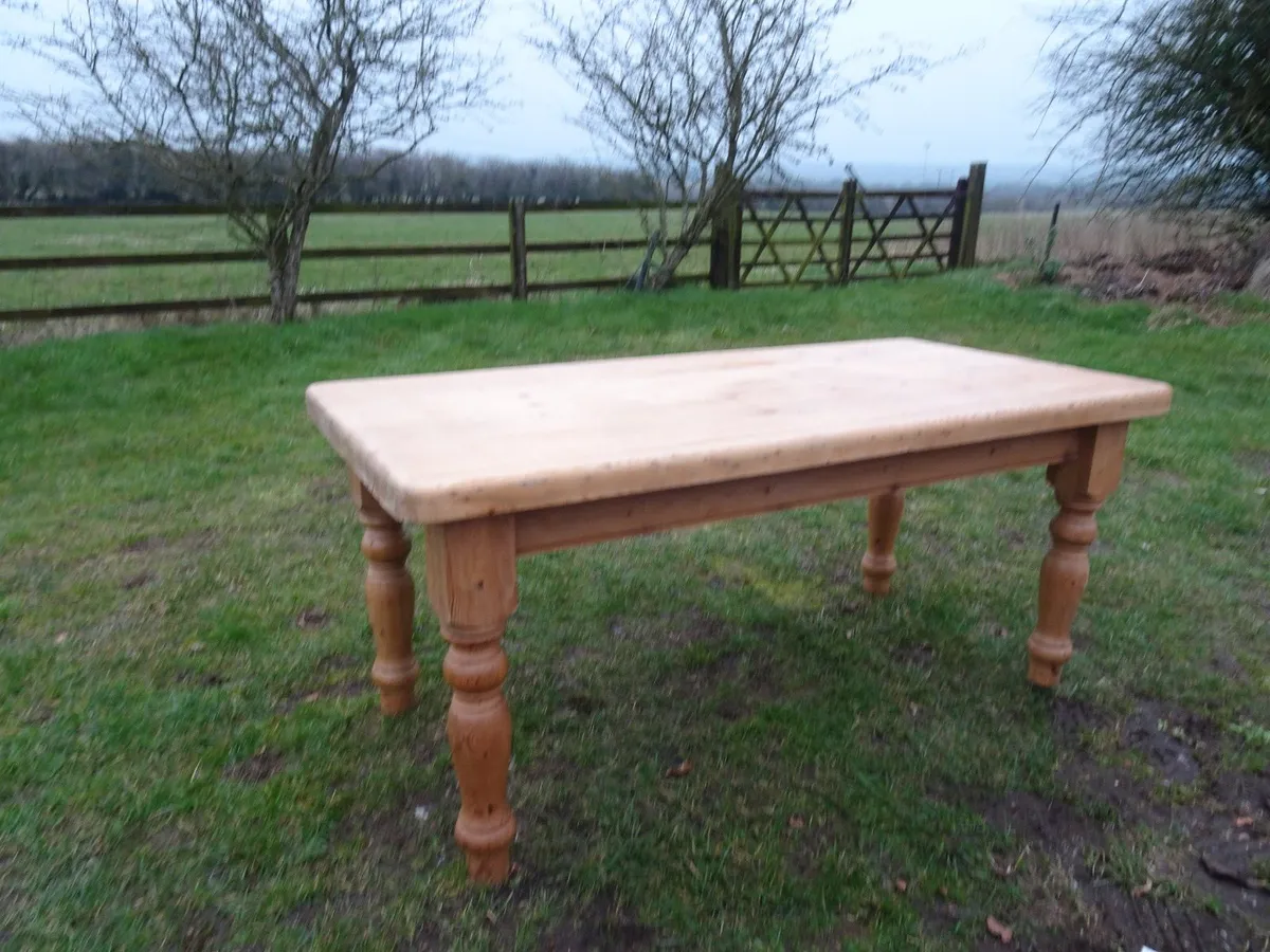 Heavy salvaged pine table - Image 3