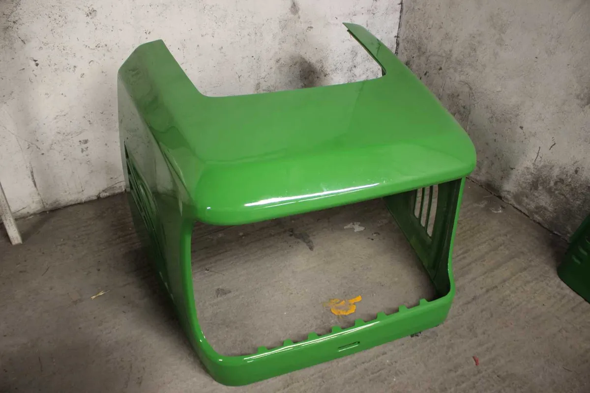 Bonnet for John Deere 3800 Handler - Image 2