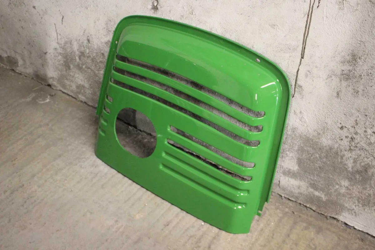 Bonnet for John Deere 3800 Handler - Image 3