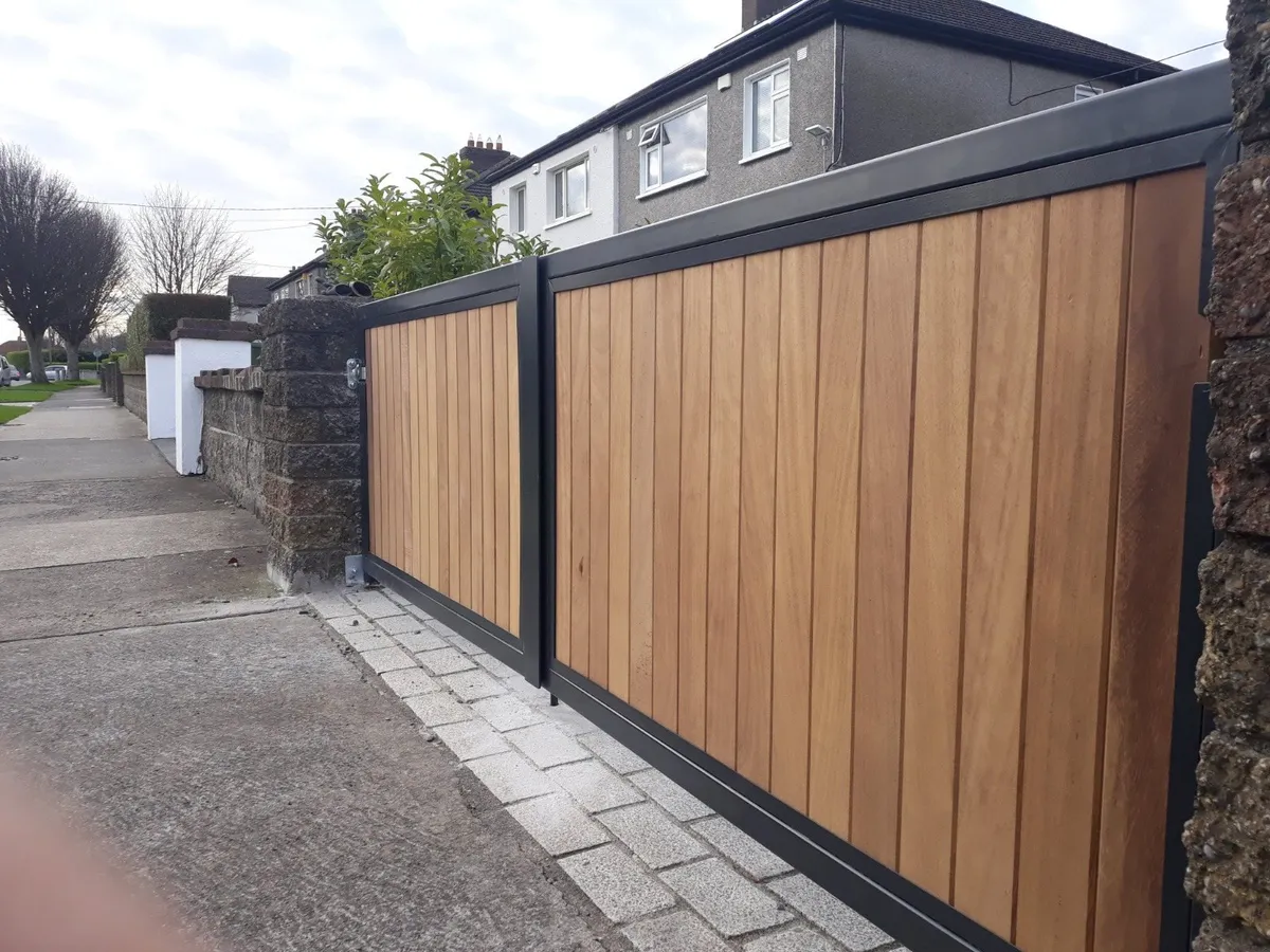 GATES - Image 2
