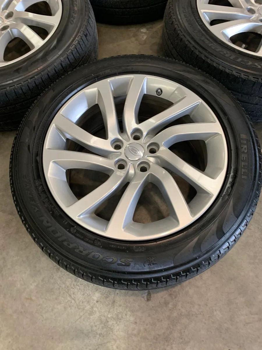 Land Rover Discovery 5 Wheels