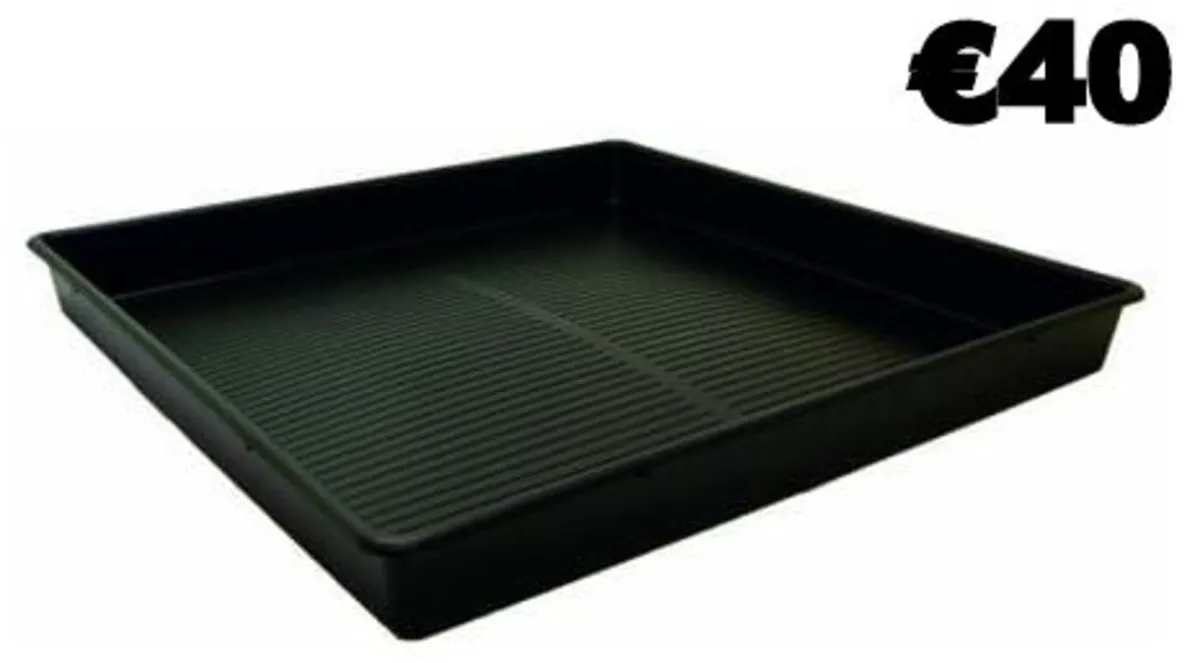 Plant pots & trays - Image 1