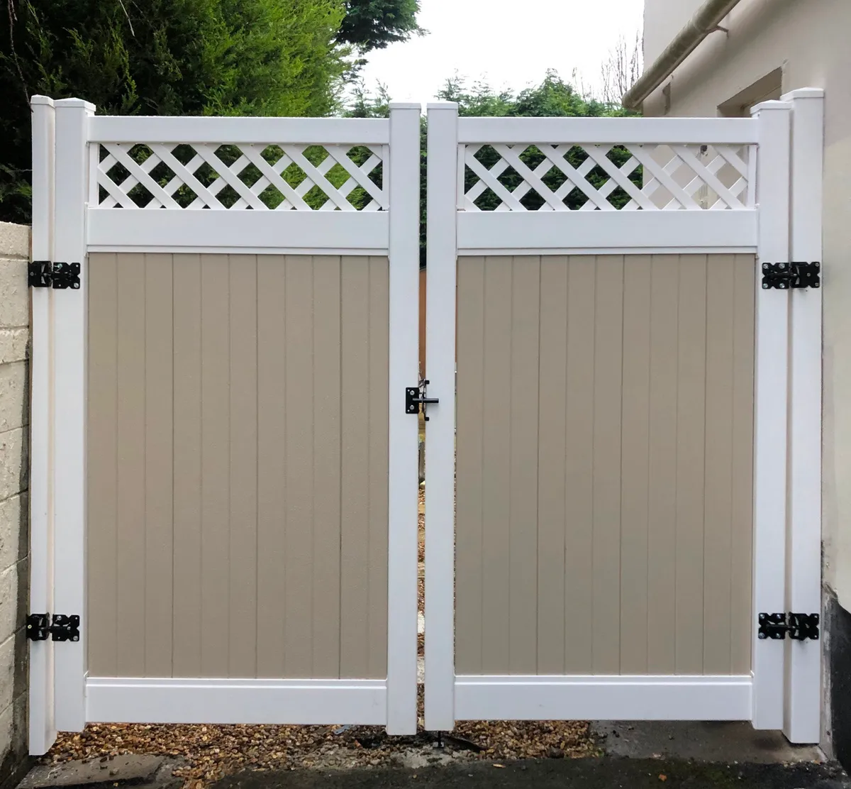 PVC Fencing & Gates - Image 4