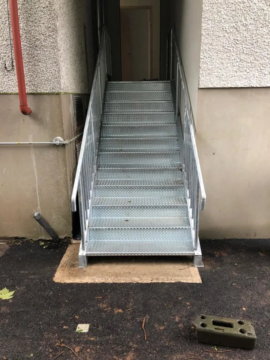 steel staircases - Image 3