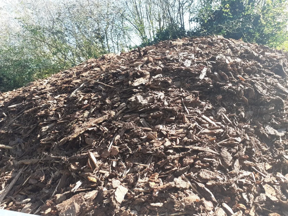 Bark mulch and wood chip - Image 2