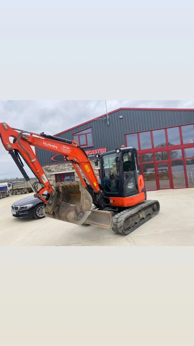 Self drive digger hire - Image 4