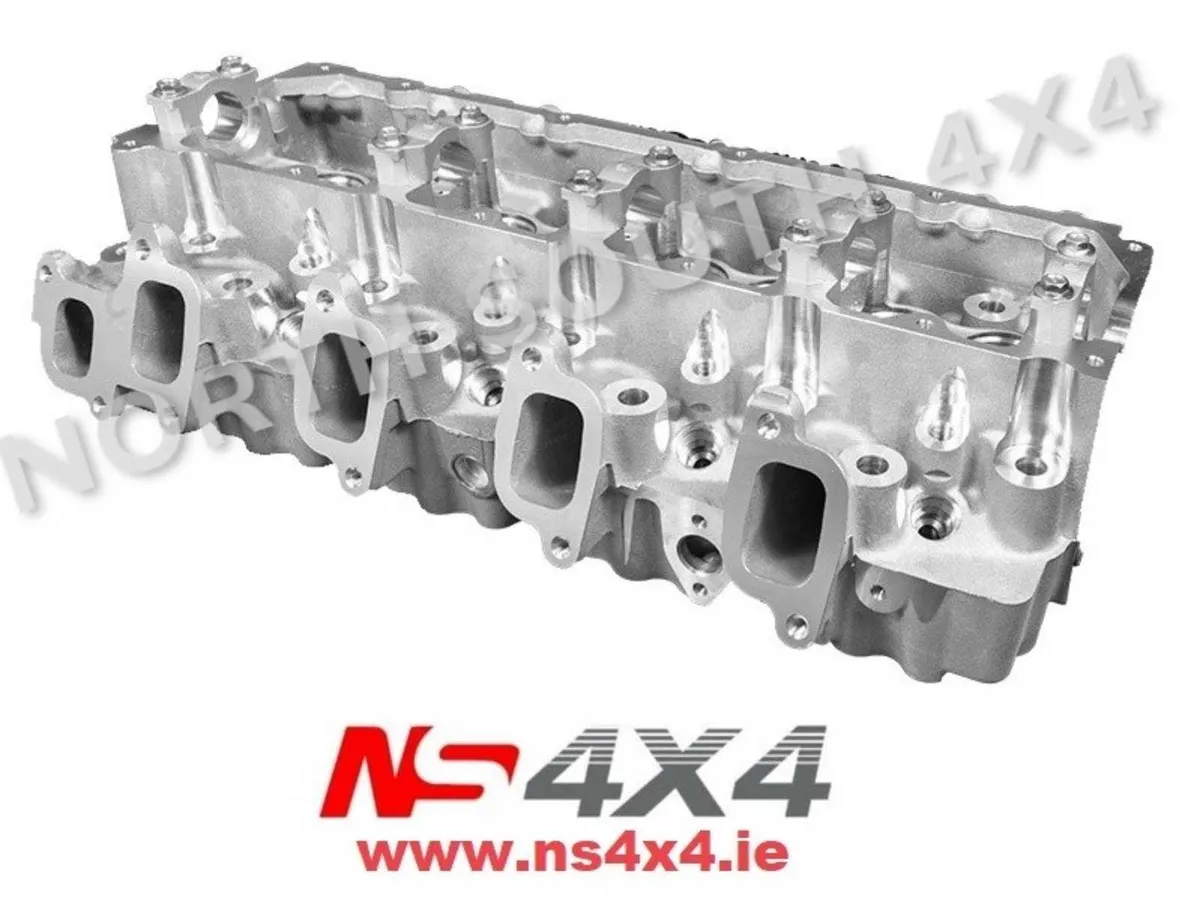 Toyota Landcruiser 4x4 cylinder head // all spares - Image 1
