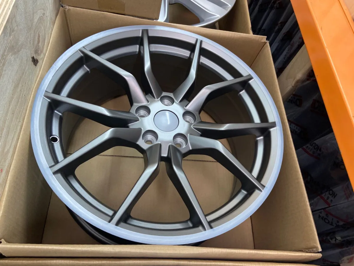 18” grey rs suit focus connect