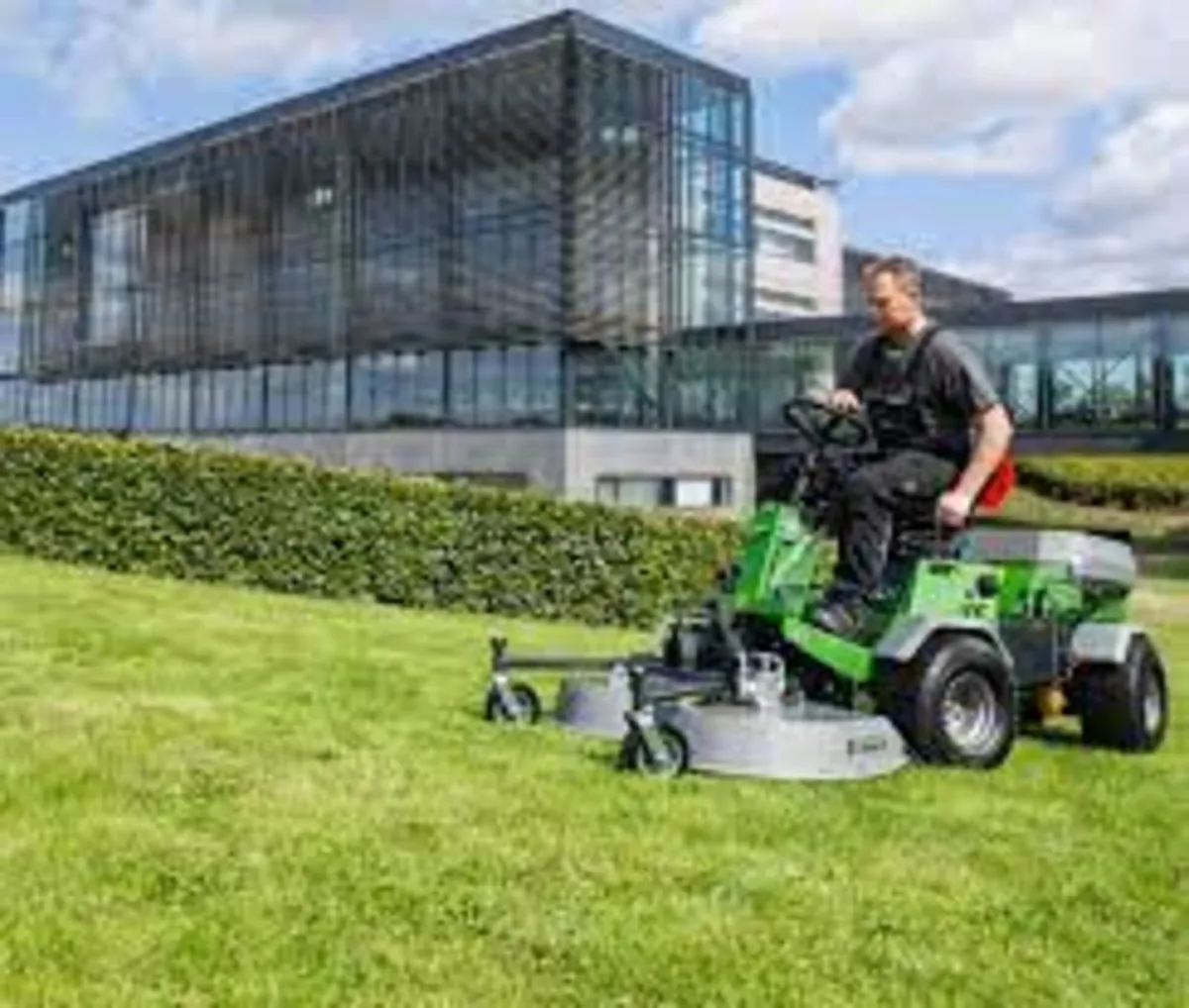 Egholm 2150 utility sweeper/ mower/ tractor (new) - Image 3