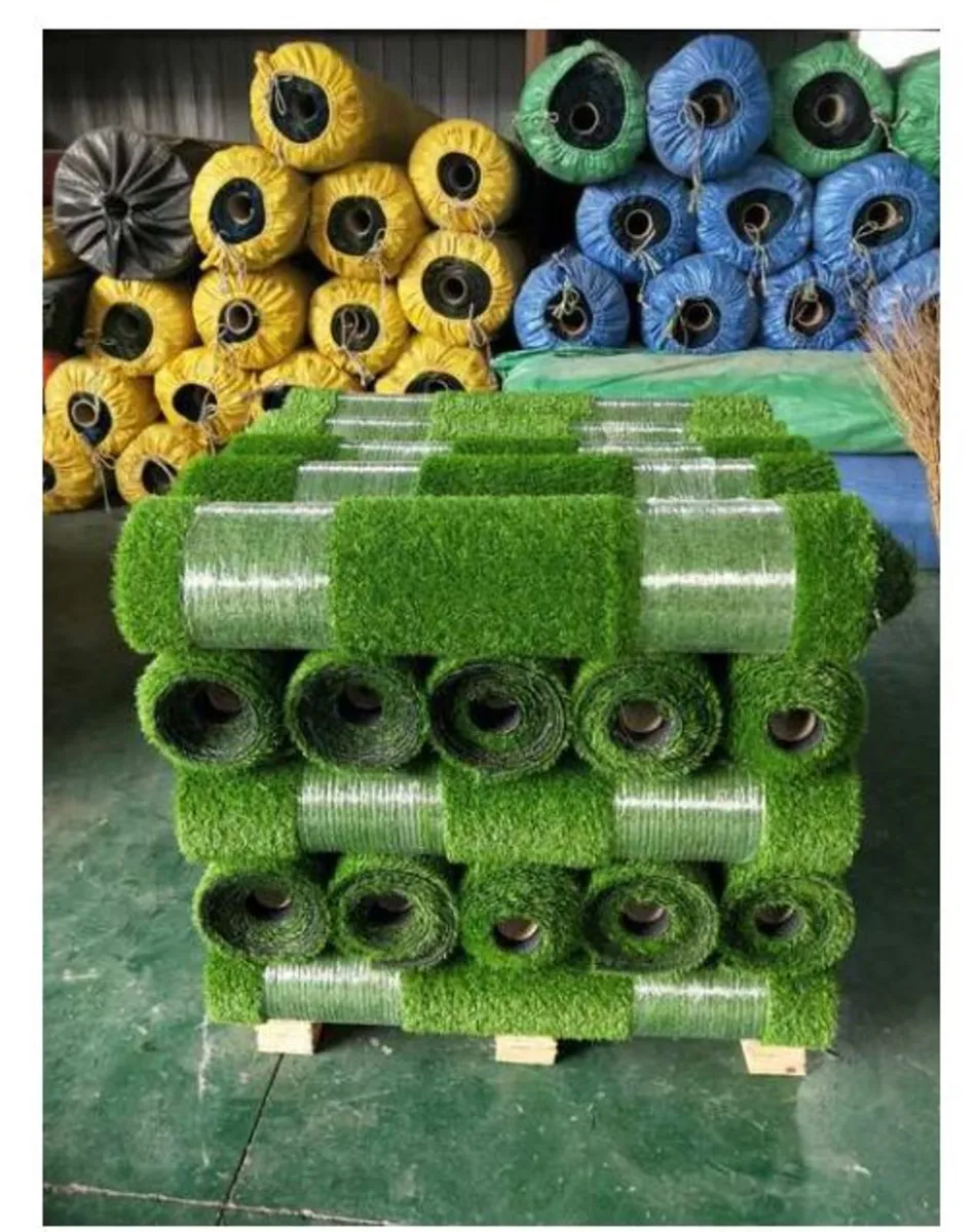 Premium Grade - Artificial Grass 1 x 10 meter roll - Image 4