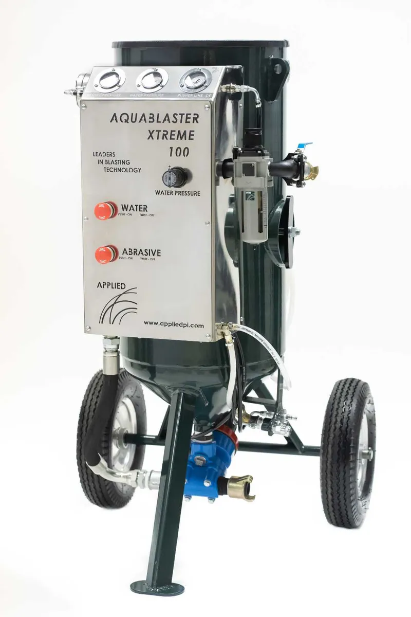 DUSTLESS SANDBLASTER