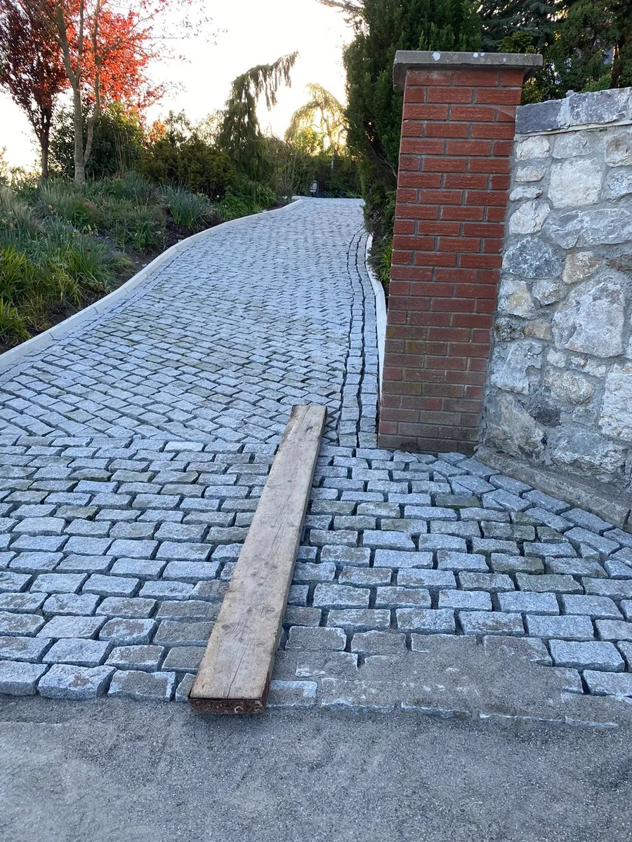 Silver Granite Cobblestone Driveway Setts