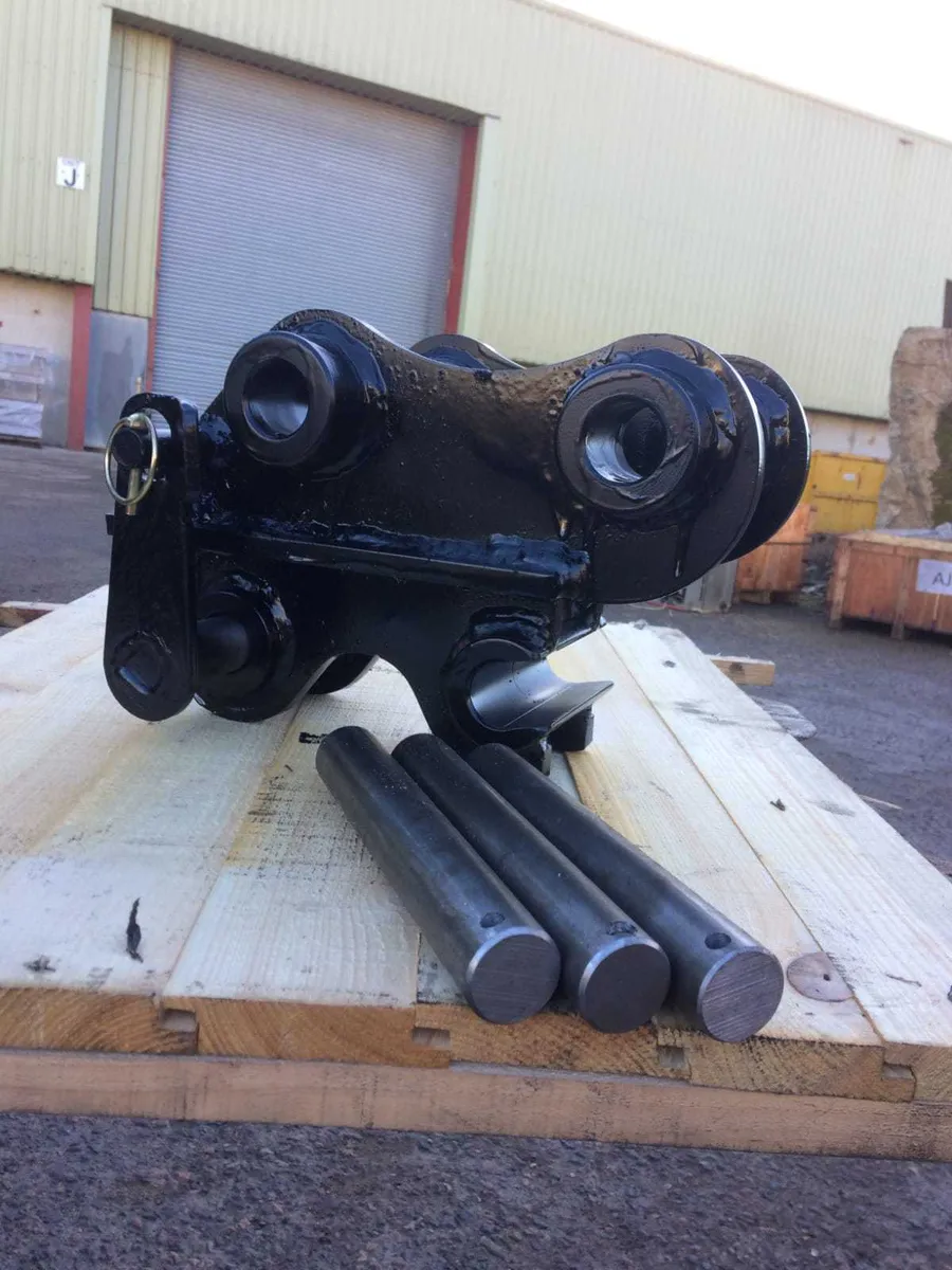 Manual excavator hitches for sale