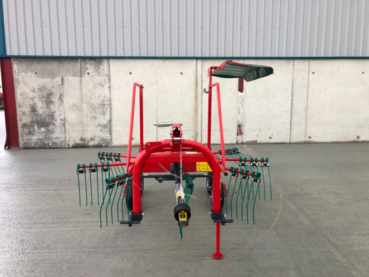 New Kverneland 9032 Single Rotor Rake - Image 1