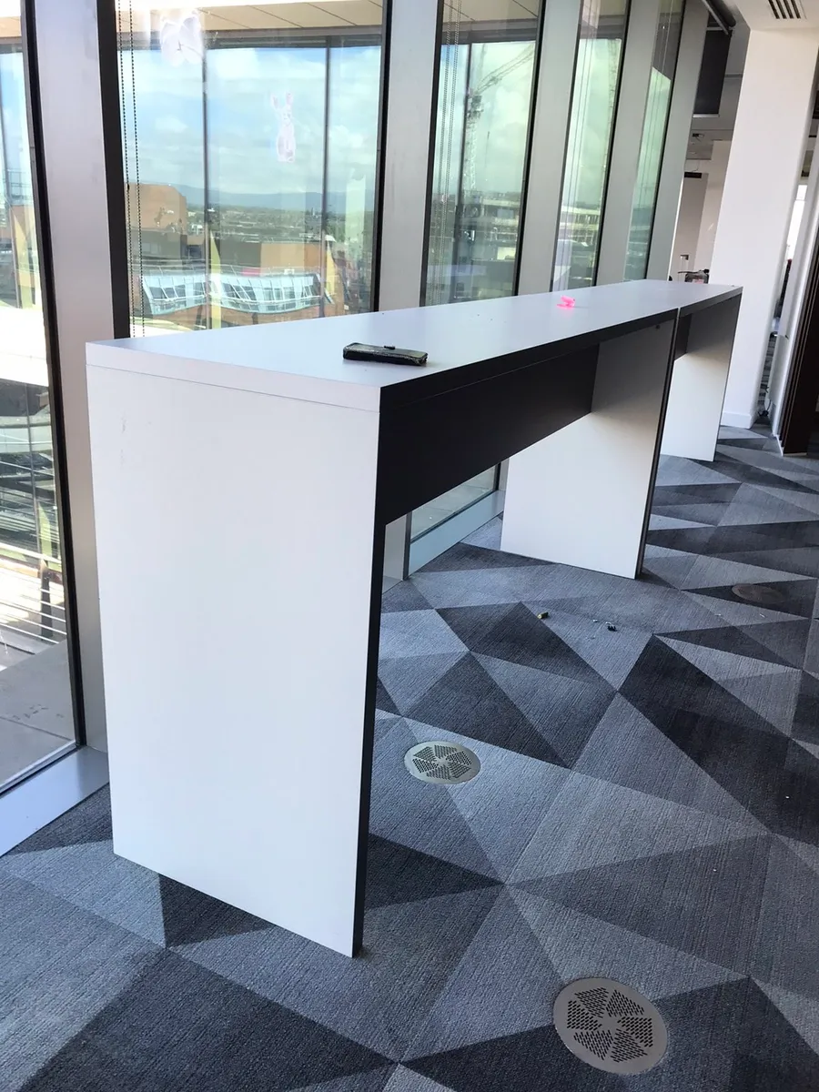 Breakfast bar - Image 1