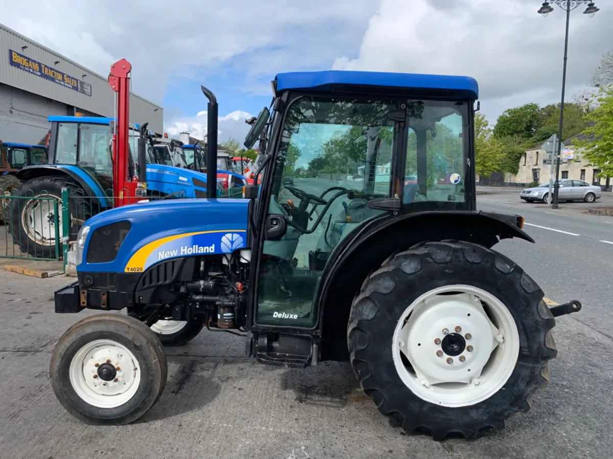 2014 New Holland T4020 - Image 2