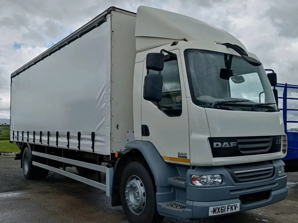 2011 DAF LF 55.220 26FT CURTAINSIDE new curtains