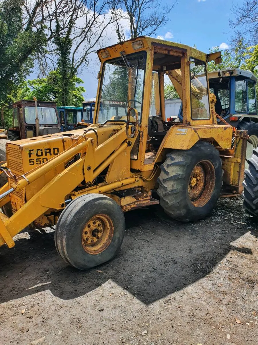 Breaking Ford 550 wheeled digger + mf 165 - Image 2