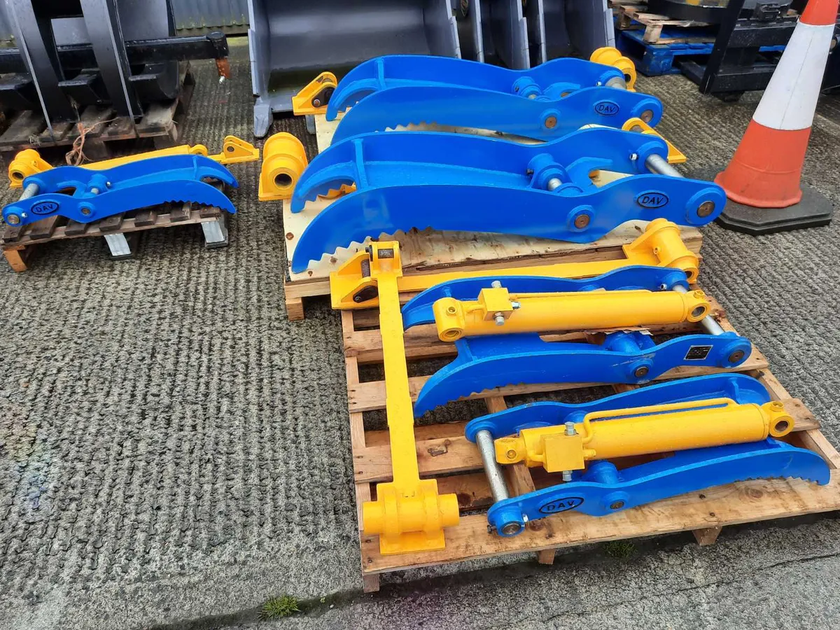 Hydraulic thumb grabs - Image 3
