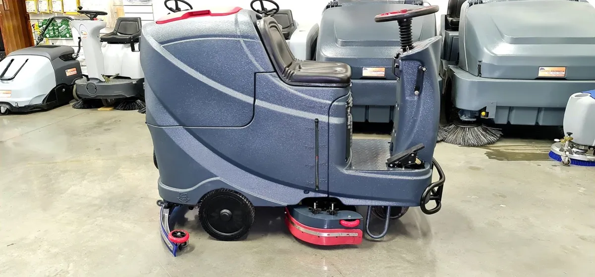 Nilfisk Viper AS710 Scrubber Dryer - Image 2