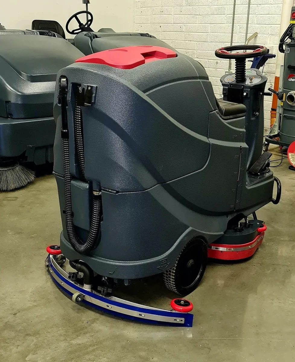 Nilfisk Viper AS710 Scrubber Dryer - Image 4