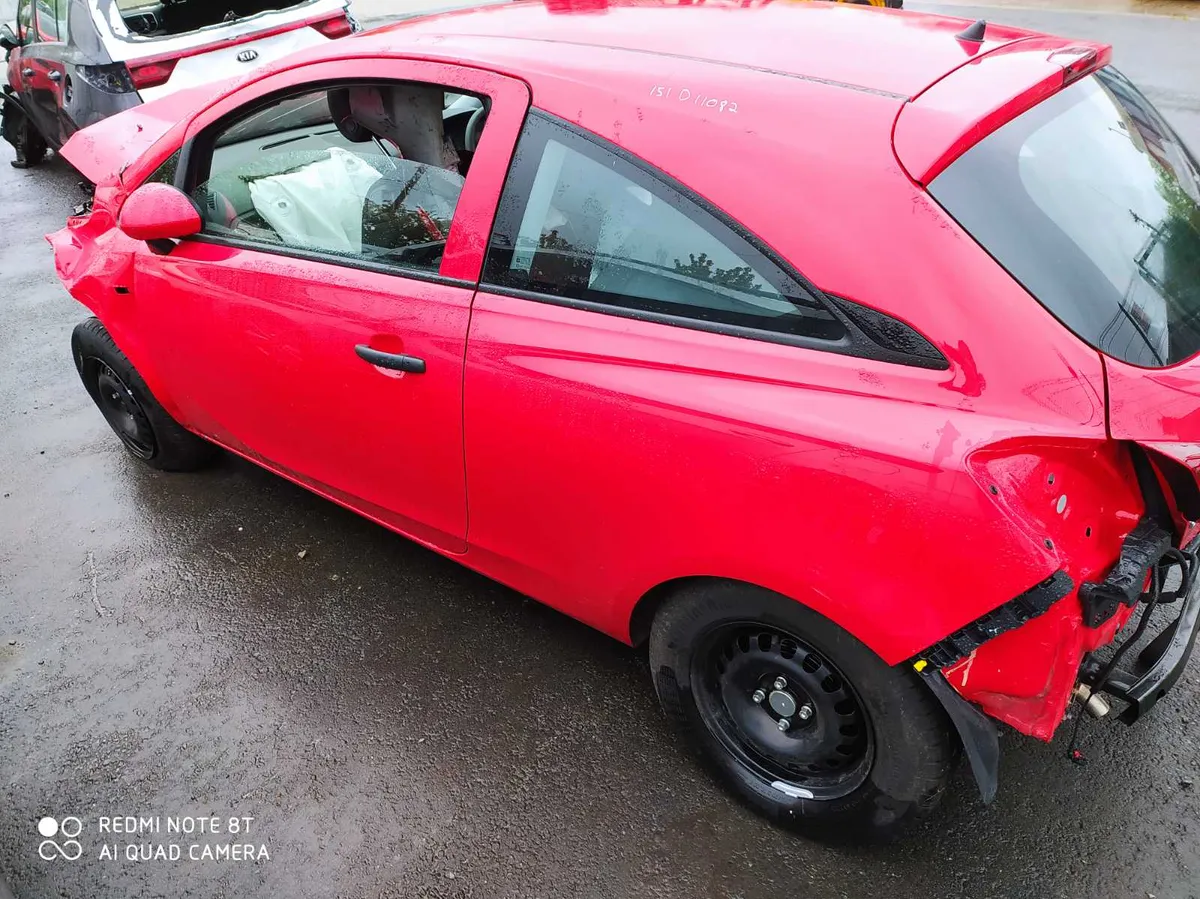 Corsa Opel 2015 - Image 2