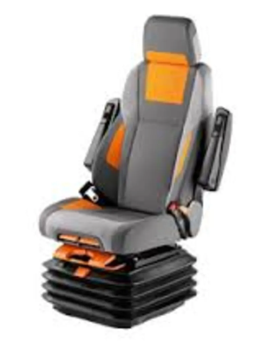 DAF 85CF KAB Seating - Image 3