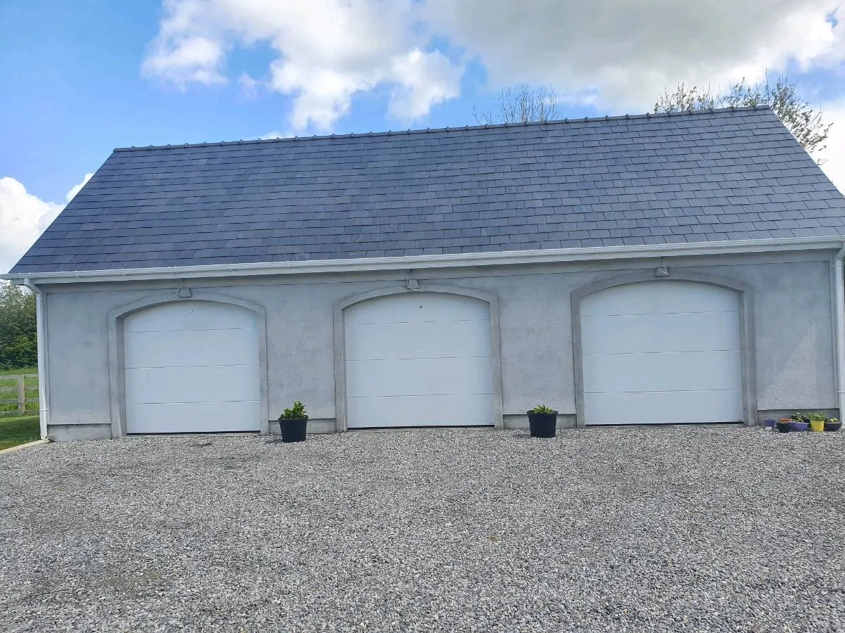 Garage doors - Image 1