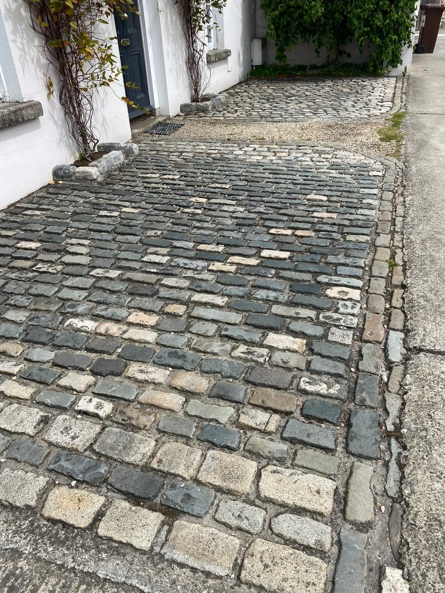 Old Salvage Reclaimed Dublin Cobblestone - Image 1