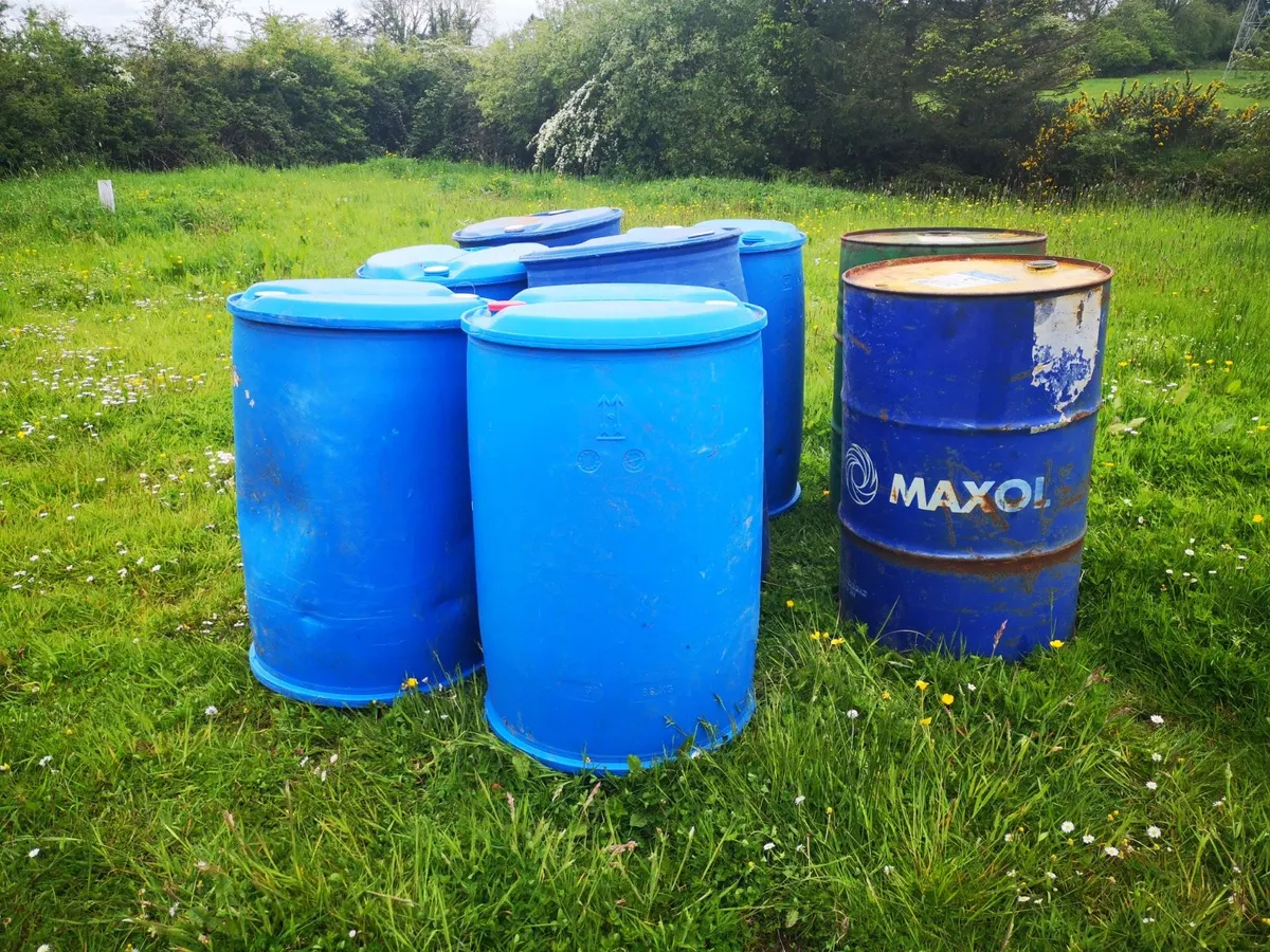 Steel and plastic barrels - Image 1