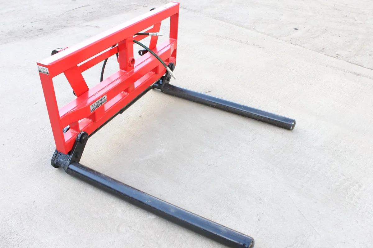 Hydraulic Squeeze Bale Handler - Image 1