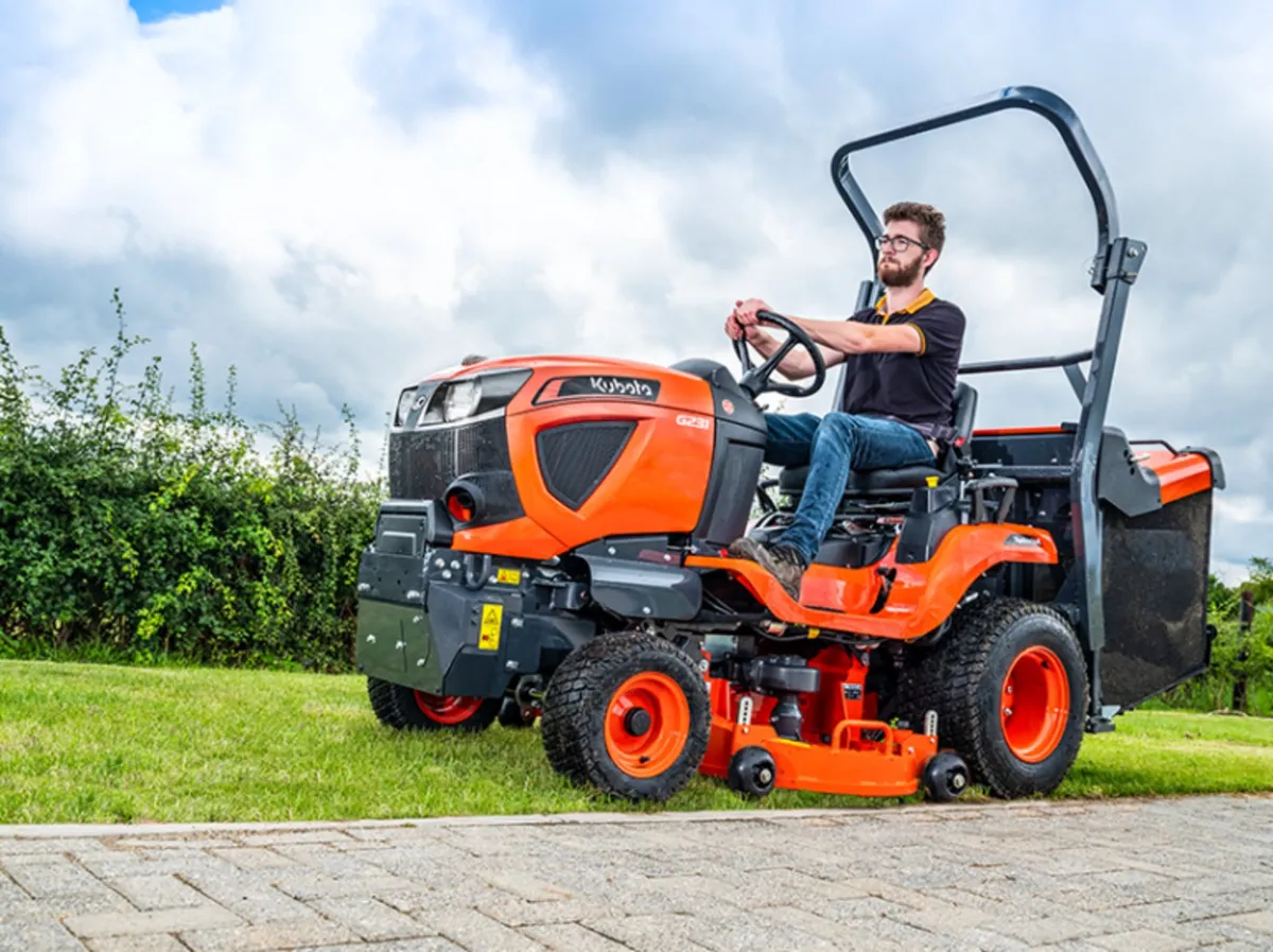 Kubota G231 & G261 Low and High Dump Mower - Image 2