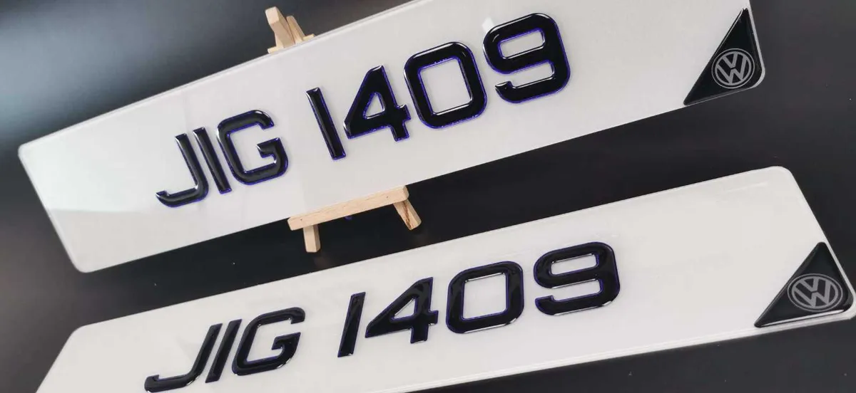 Pair of 3D Gel Purple Number Plates - Image 2