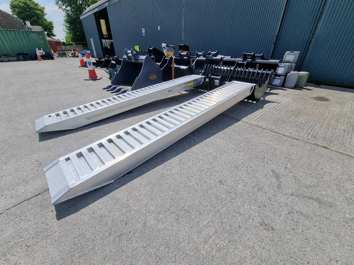 Loading ramps - Image 1