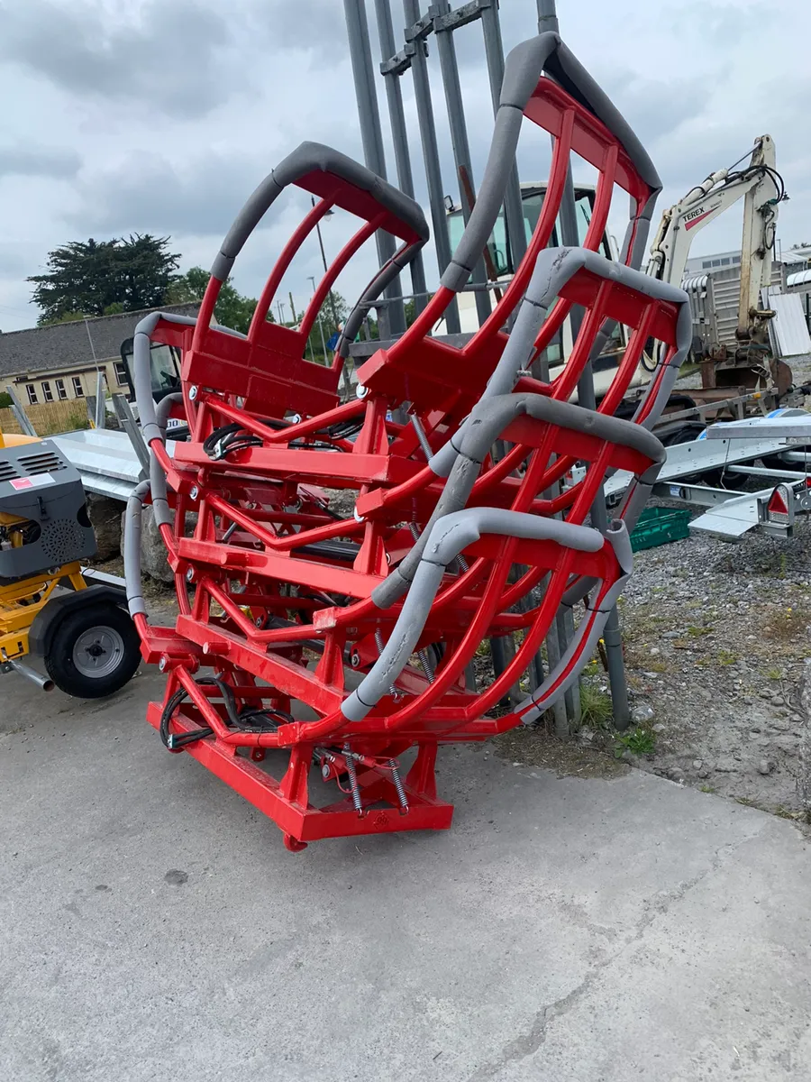 Selection of bale stackers - Image 1