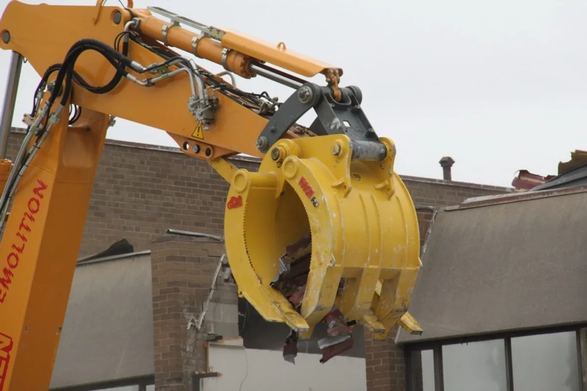 All attachments, grabs, buckets, shears etc - Image 3