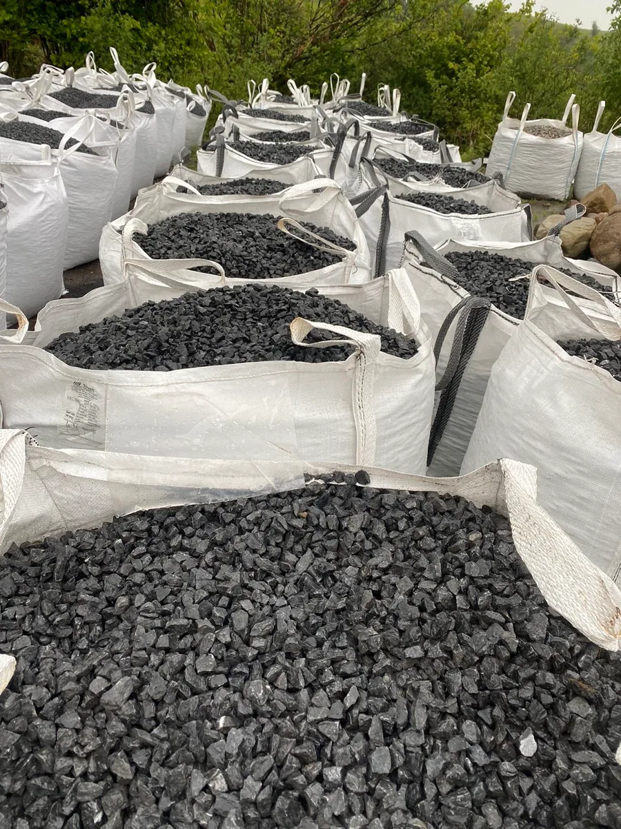 Anthracite Grey Chippings to match windows