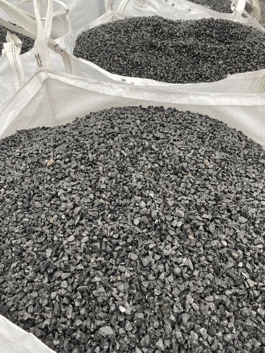 Anthracite Grey Chippings to match windows - Image 3
