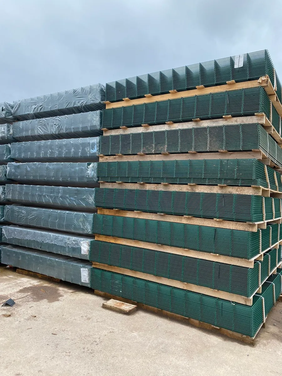 Steel V Mesh Fencing, 868 & 656 - Image 3