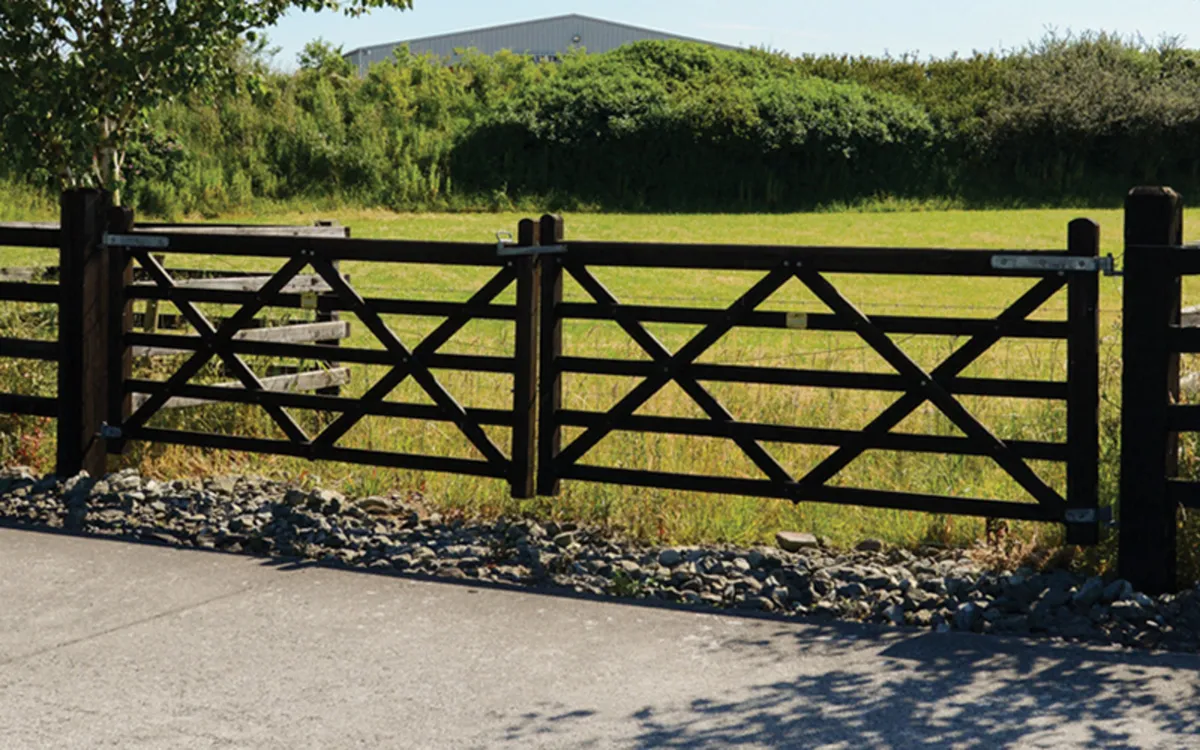 Gates - Image 2
