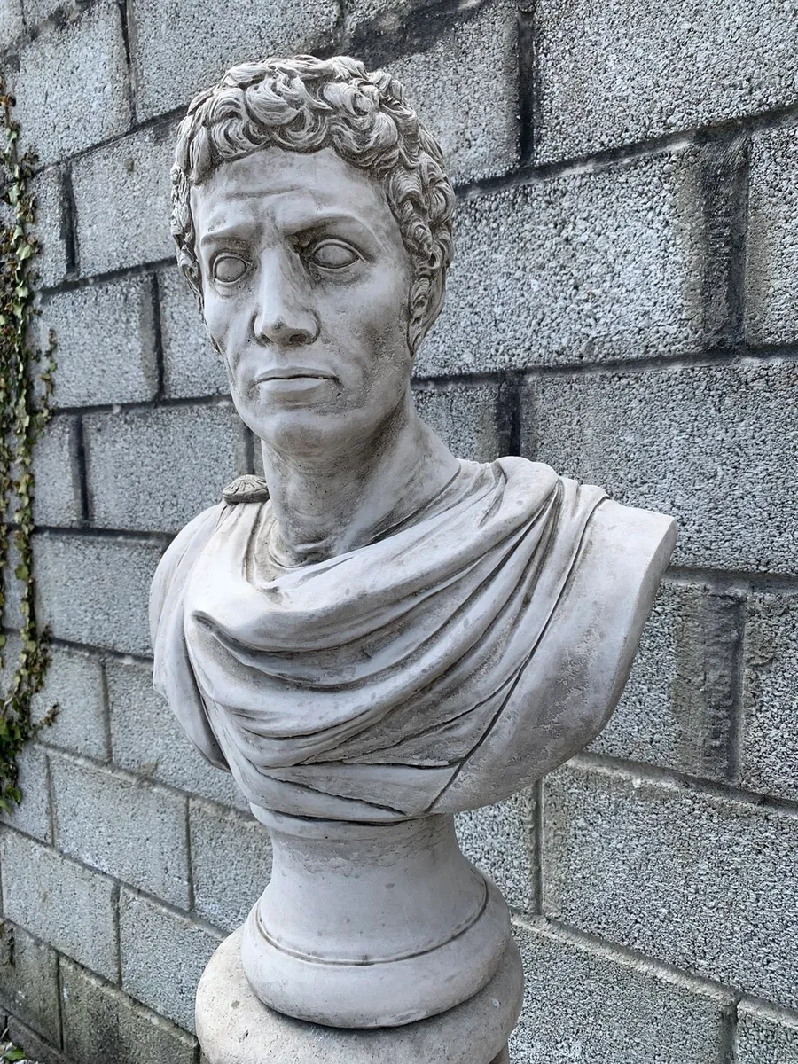STONE MARC ANTONY BUST ON PLINTH - Image 2