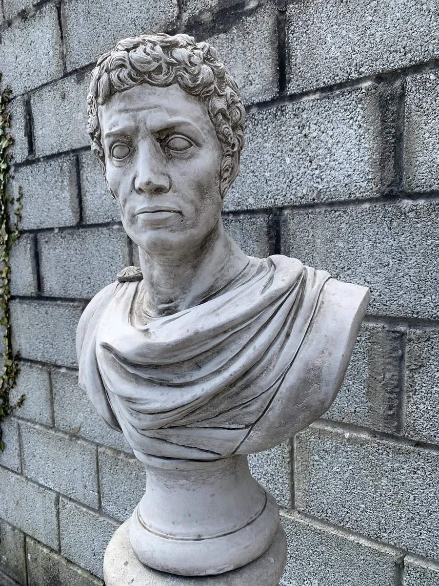 STONE MARC ANTONY BUST ON PLINTH - Image 4