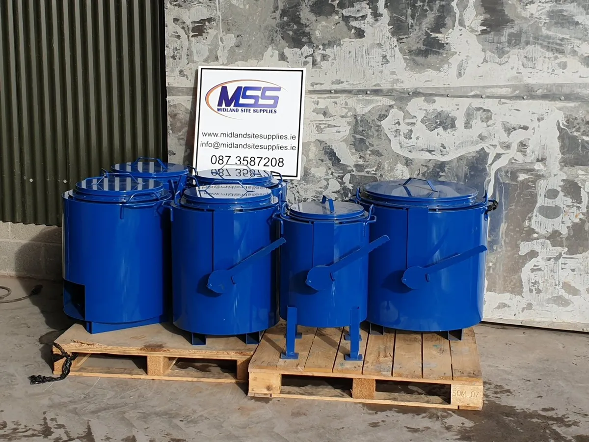 Large selection of pitch and pitch pots at MSS - Image 1